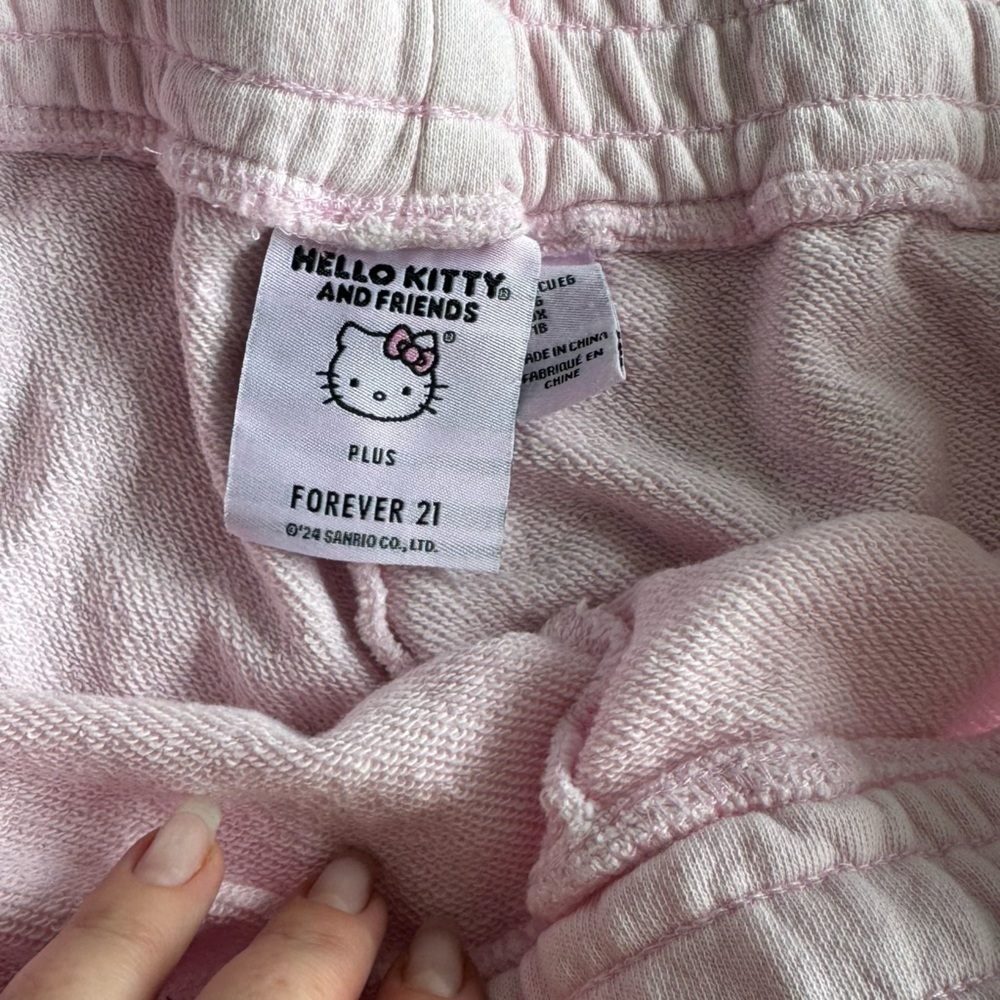Forever 21 x Hello Kitty Mermaid Hoodie/ shorts set - Picture 10 of 11